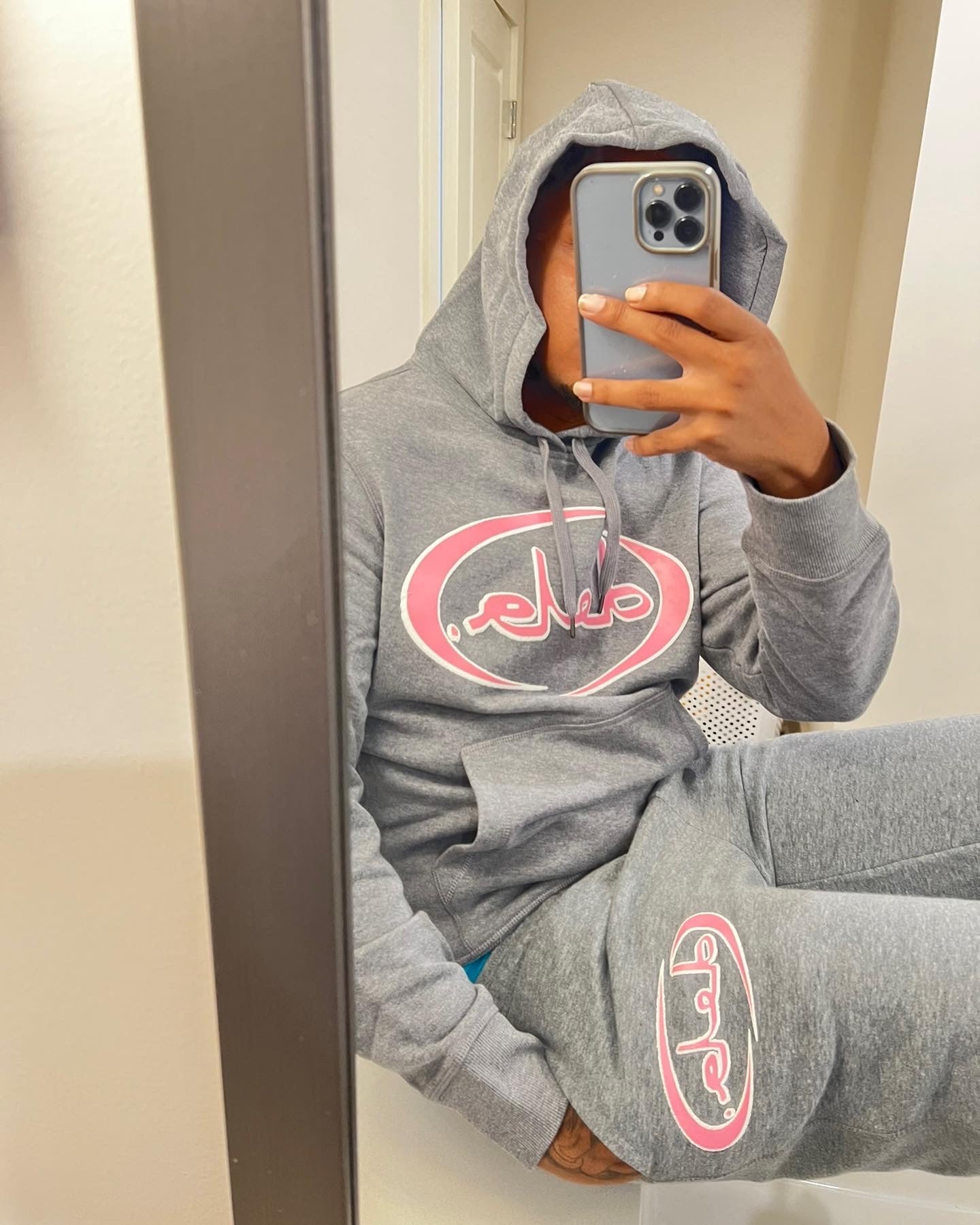 GREY HOODIE